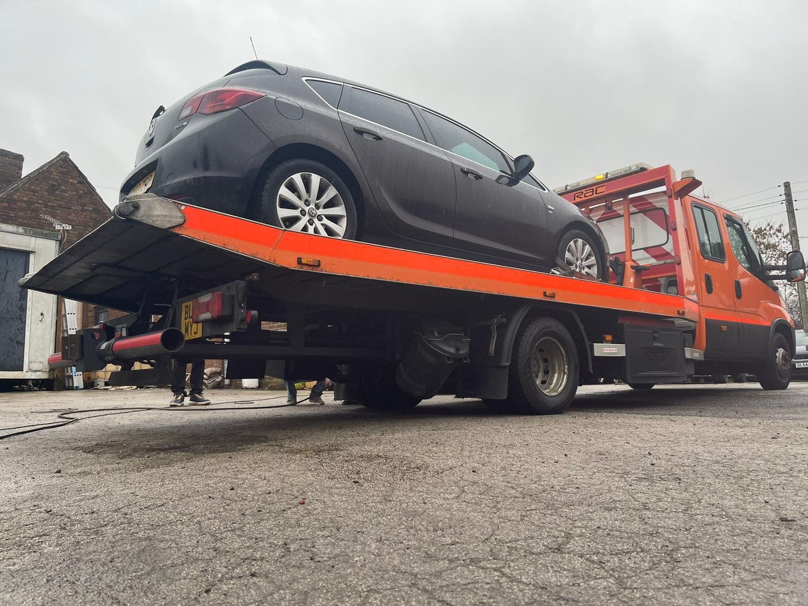 Top 10 Towing Safety Tips for Drivers in Northampton